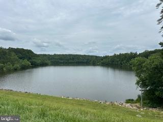 9123 LAKELAND VALLEY CT, SPRINGFIELD, Virginia 22153, 5 Bedrooms Bedrooms, ,3 BathroomsBathrooms,Residential,For sale,9123 LAKELAND VALLEY CT,VAFX2247402 MLS # VAFX2247402