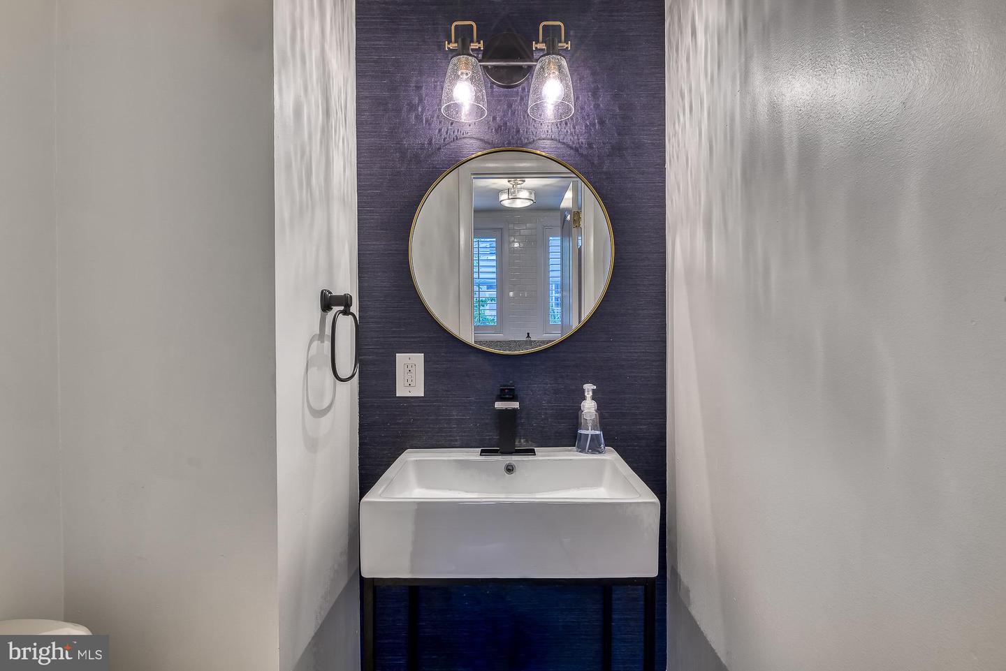 1415 AMES PL NE, WASHINGTON, District Of Columbia 20002, 3 Bedrooms Bedrooms, 10 Rooms Rooms,3 BathroomsBathrooms,Residential,For sale,1415 AMES PL NE,DCDC2205762 MLS # DCDC2205762