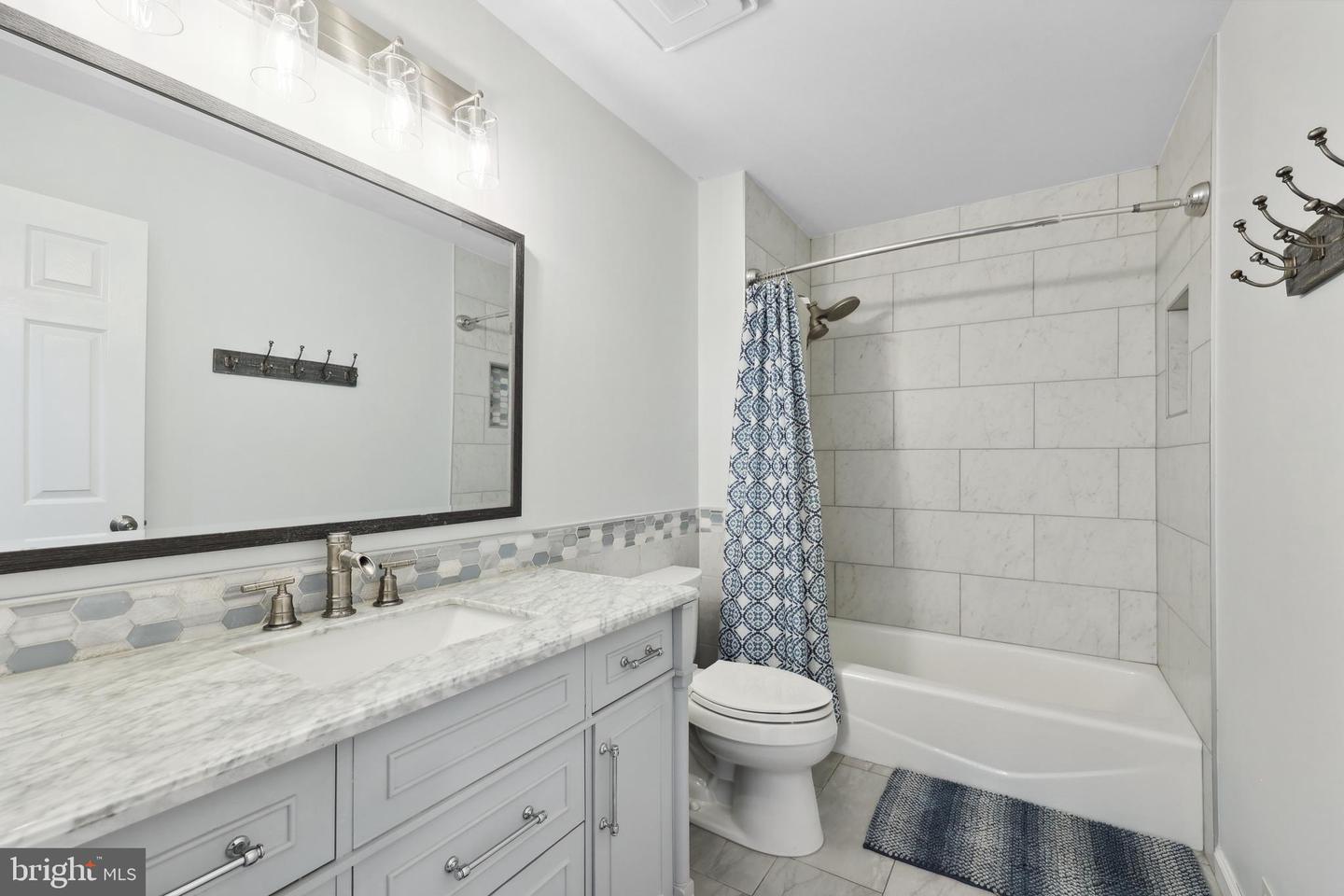 2932 NICELY CT, DUMFRIES, Virginia 22026, 5 Bedrooms Bedrooms, ,3 BathroomsBathrooms,Residential,For sale,2932 NICELY CT,VAPW2097056 MLS # VAPW2097056