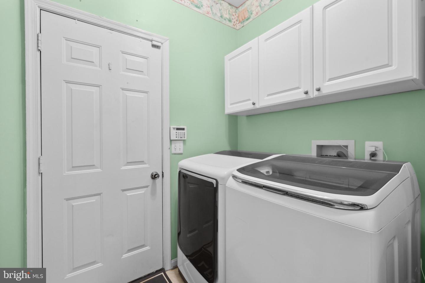 2932 NICELY CT, DUMFRIES, Virginia 22026, 5 Bedrooms Bedrooms, ,3 BathroomsBathrooms,Residential,For sale,2932 NICELY CT,VAPW2097056 MLS # VAPW2097056
