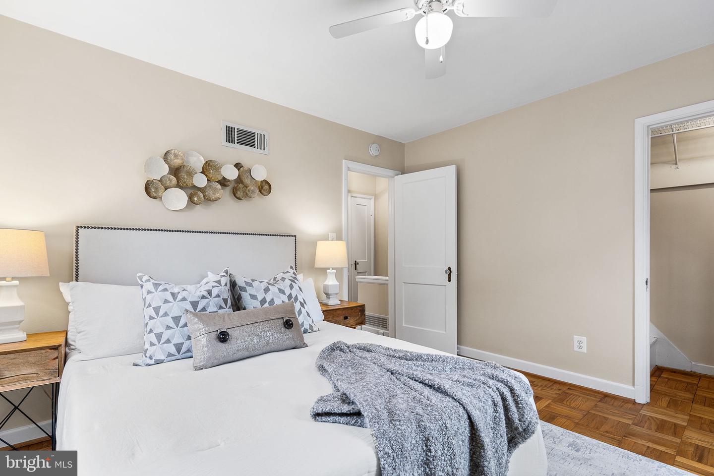 2015 20TH RD N, ARLINGTON, Virginia 22201, 2 Bedrooms Bedrooms, ,2 BathroomsBathrooms,Residential,For sale,2015 20TH RD N,VAAR2059160 MLS # VAAR2059160