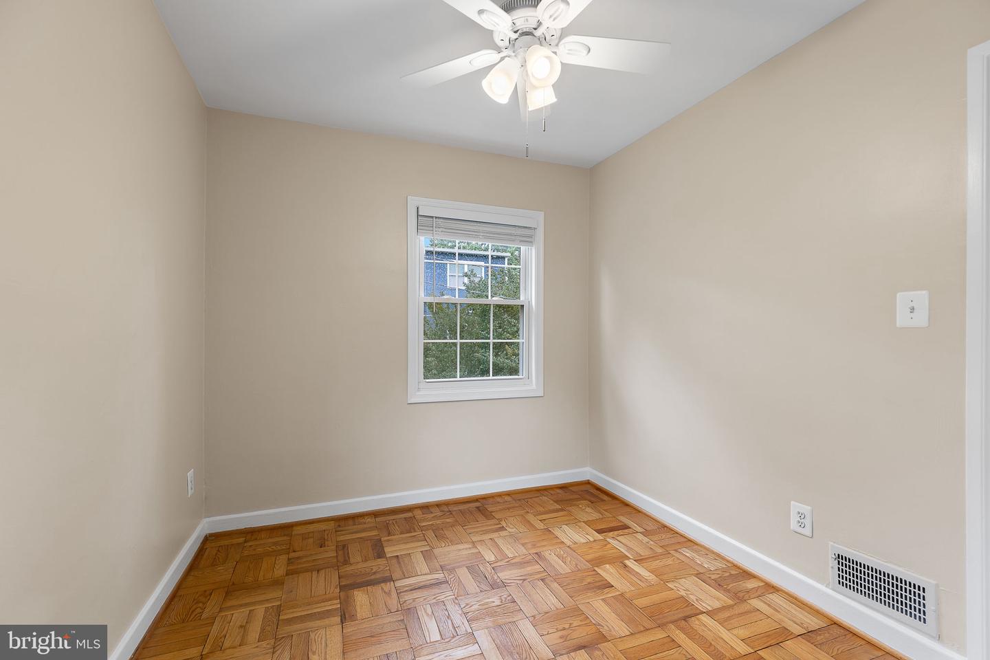 2015 20TH RD N, ARLINGTON, Virginia 22201, 2 Bedrooms Bedrooms, ,2 BathroomsBathrooms,Residential,For sale,2015 20TH RD N,VAAR2059160 MLS # VAAR2059160