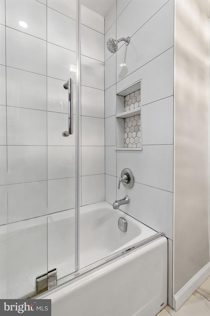 2015 20TH RD N, ARLINGTON, Virginia 22201, 2 Bedrooms Bedrooms, ,2 BathroomsBathrooms,Residential,For sale,2015 20TH RD N,VAAR2059160 MLS # VAAR2059160