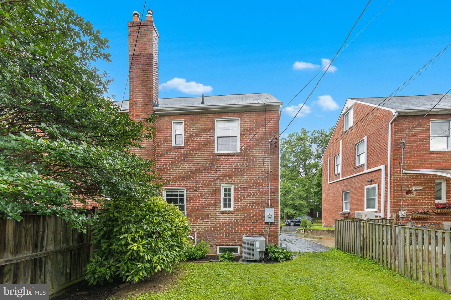 2015 20TH RD N, ARLINGTON, Virginia 22201, 2 Bedrooms Bedrooms, ,2 BathroomsBathrooms,Residential,For sale,2015 20TH RD N,VAAR2059160 MLS # VAAR2059160