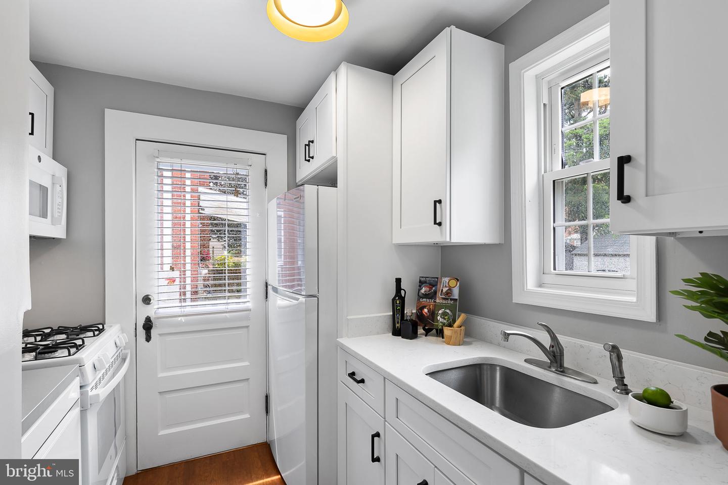 2015 20TH RD N, ARLINGTON, Virginia 22201, 2 Bedrooms Bedrooms, ,2 BathroomsBathrooms,Residential,For sale,2015 20TH RD N,VAAR2059160 MLS # VAAR2059160