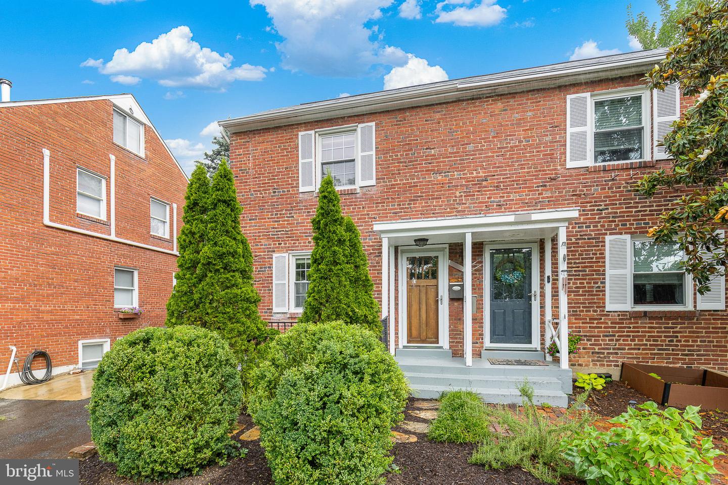 2015 20TH RD N, ARLINGTON, Virginia 22201, 2 Bedrooms Bedrooms, ,2 BathroomsBathrooms,Residential,For sale,2015 20TH RD N,VAAR2059160 MLS # VAAR2059160