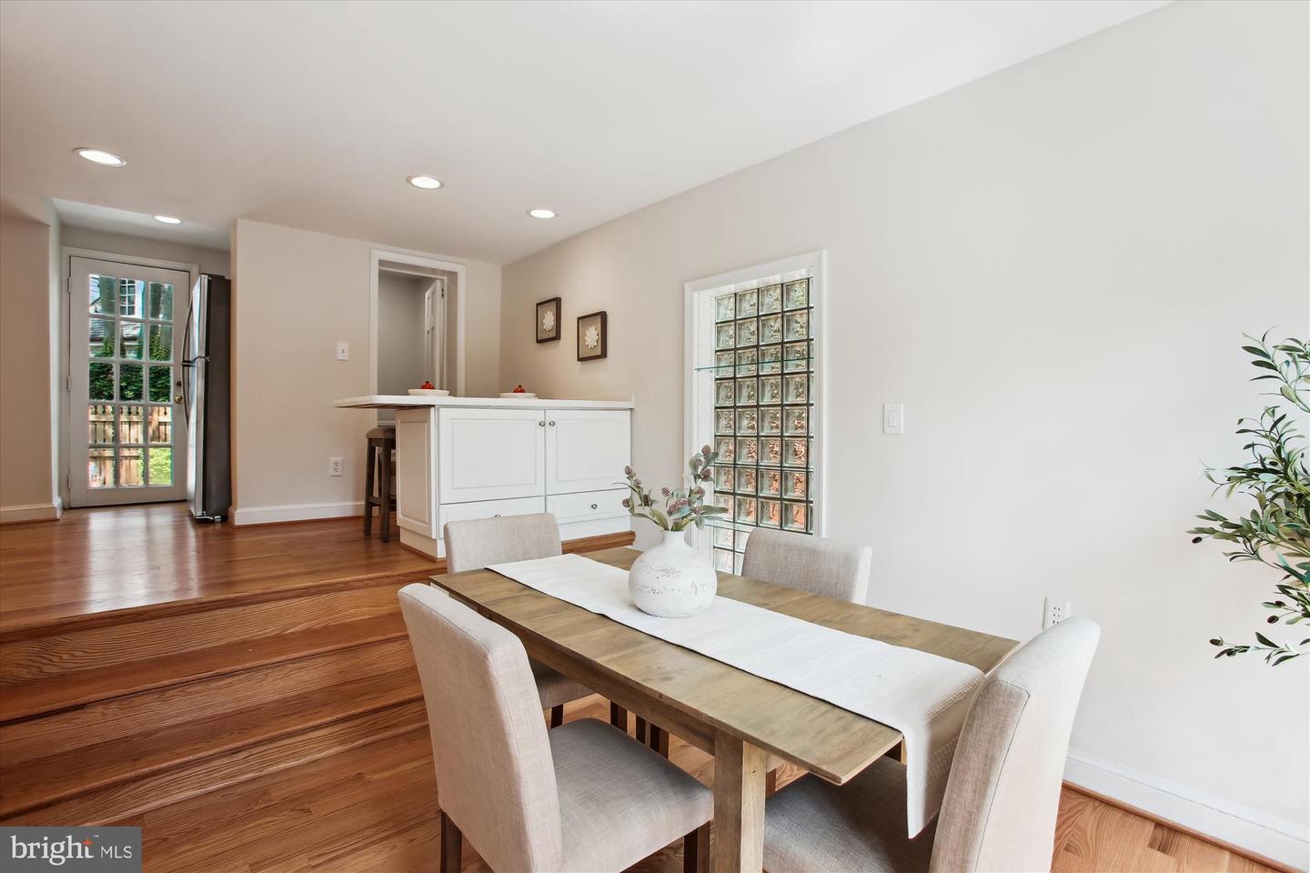 6000 FORT HUNT RD, ALEXANDRIA, Virginia 22307, 3 Bedrooms Bedrooms, ,2 BathroomsBathrooms,Residential,For sale,6000 FORT HUNT RD,VAFX2247356 MLS # VAFX2247356