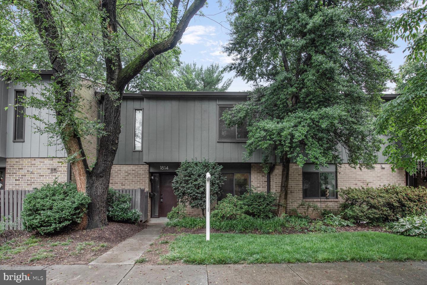 1814 IVY OAK SQ, RESTON, Virginia 20190, 3 Bedrooms Bedrooms, ,2 BathroomsBathrooms,Residential,For sale,1814 IVY OAK SQ,VAFX2247502 MLS # VAFX2247502