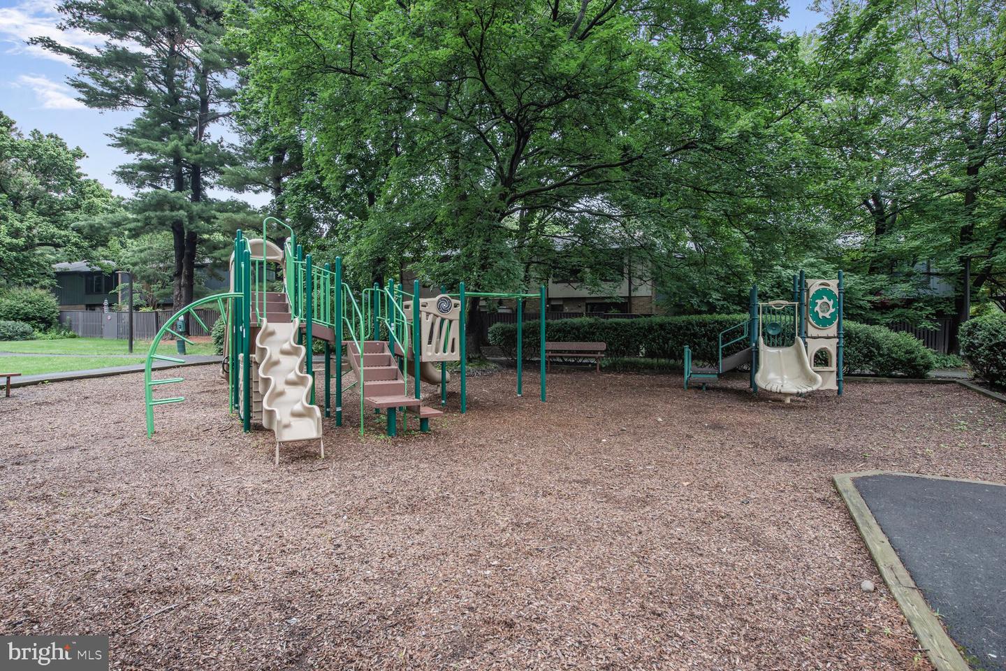1814 IVY OAK SQ, RESTON, Virginia 20190, 3 Bedrooms Bedrooms, ,2 BathroomsBathrooms,Residential,For sale,1814 IVY OAK SQ,VAFX2247502 MLS # VAFX2247502