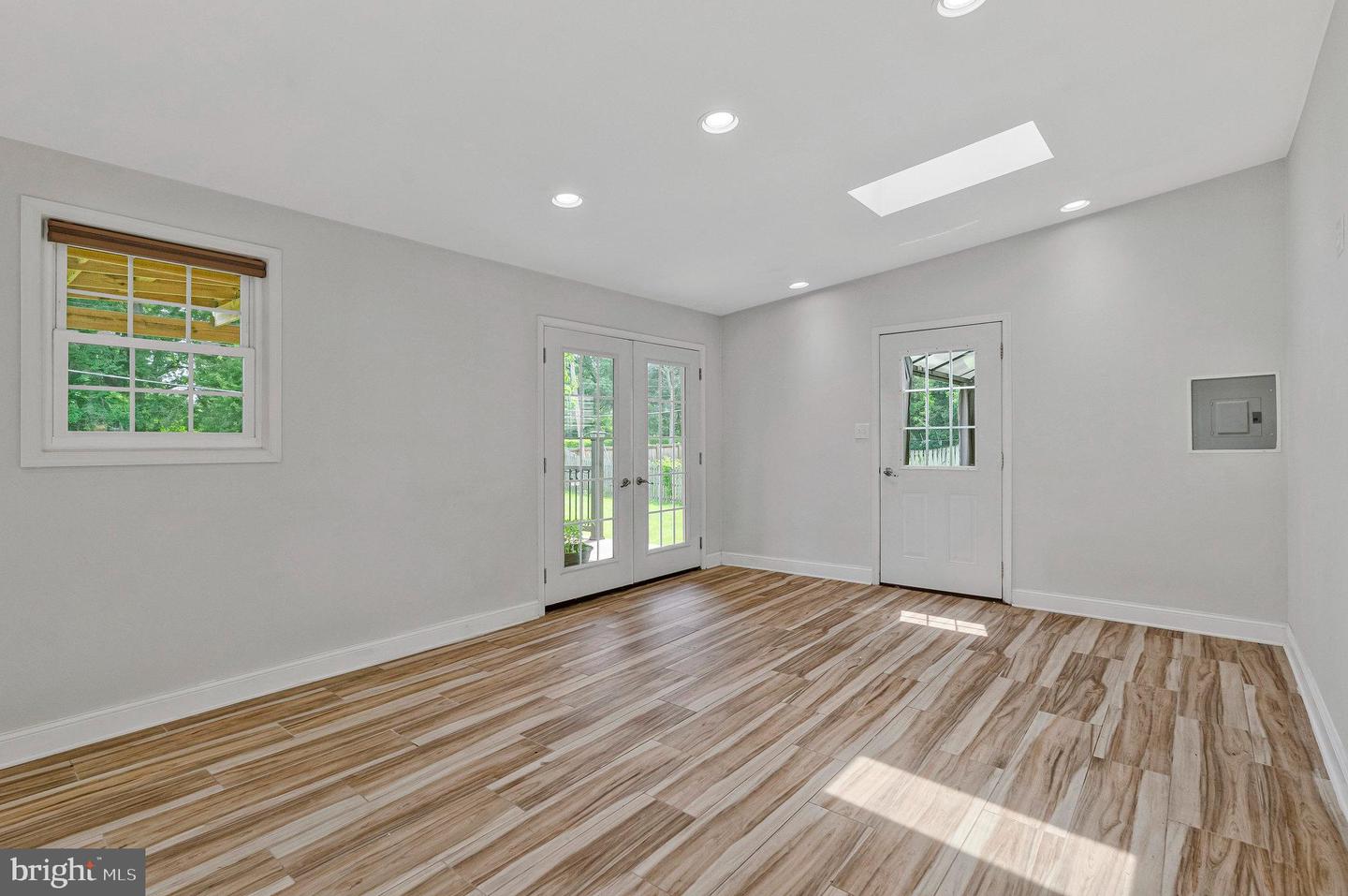 1107 TREESIDE LN, HERNDON, Virginia 20170, 5 Bedrooms Bedrooms, ,2 BathroomsBathrooms,Residential,For sale,1107 TREESIDE LN,VAFX2247662 MLS # VAFX2247662