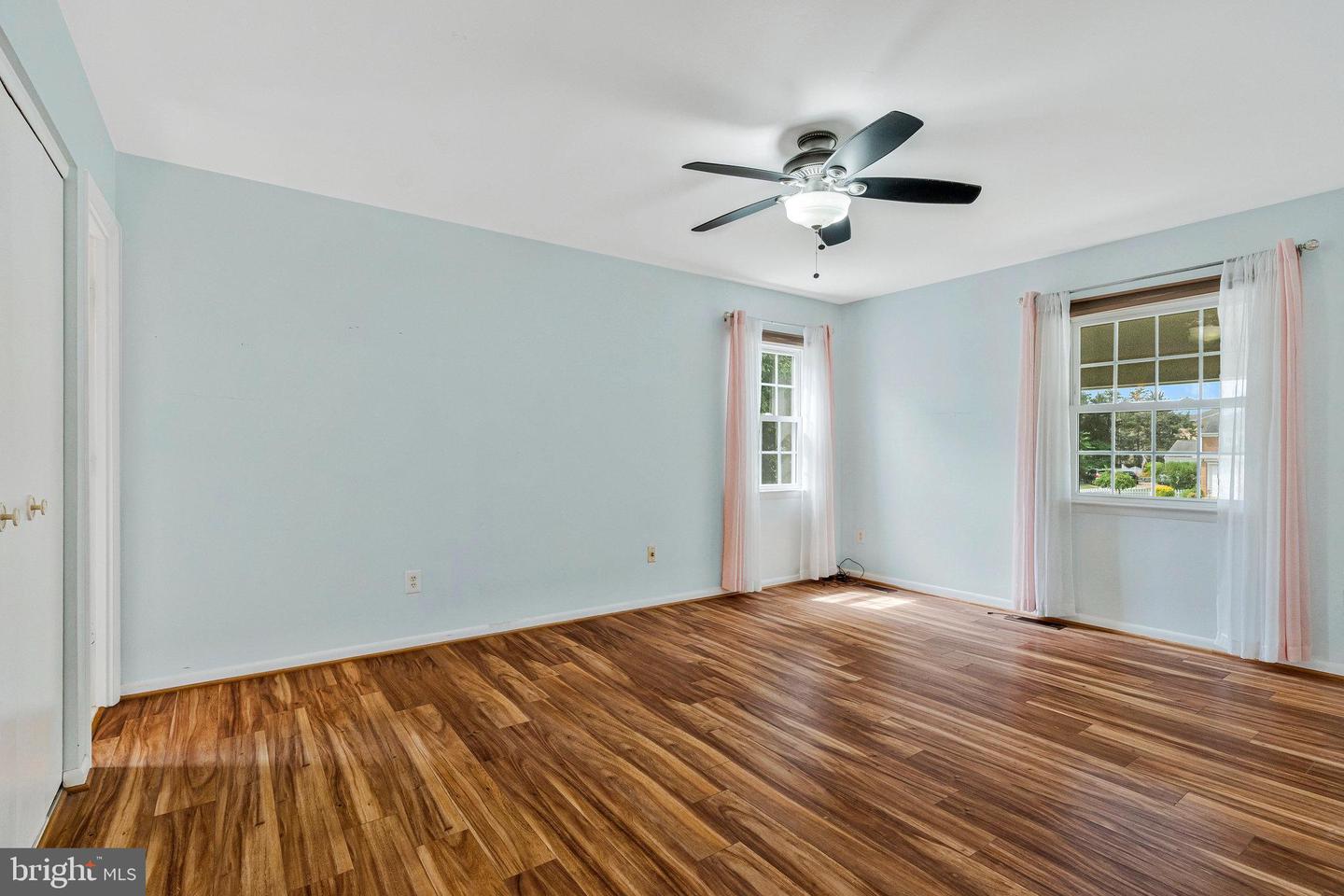 1107 TREESIDE LN, HERNDON, Virginia 20170, 5 Bedrooms Bedrooms, ,2 BathroomsBathrooms,Residential,For sale,1107 TREESIDE LN,VAFX2247662 MLS # VAFX2247662
