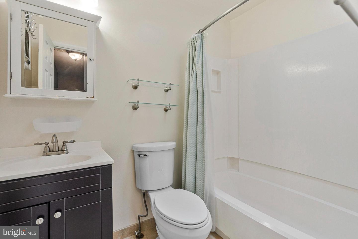 1107 TREESIDE LN, HERNDON, Virginia 20170, 5 Bedrooms Bedrooms, ,2 BathroomsBathrooms,Residential,For sale,1107 TREESIDE LN,VAFX2247662 MLS # VAFX2247662