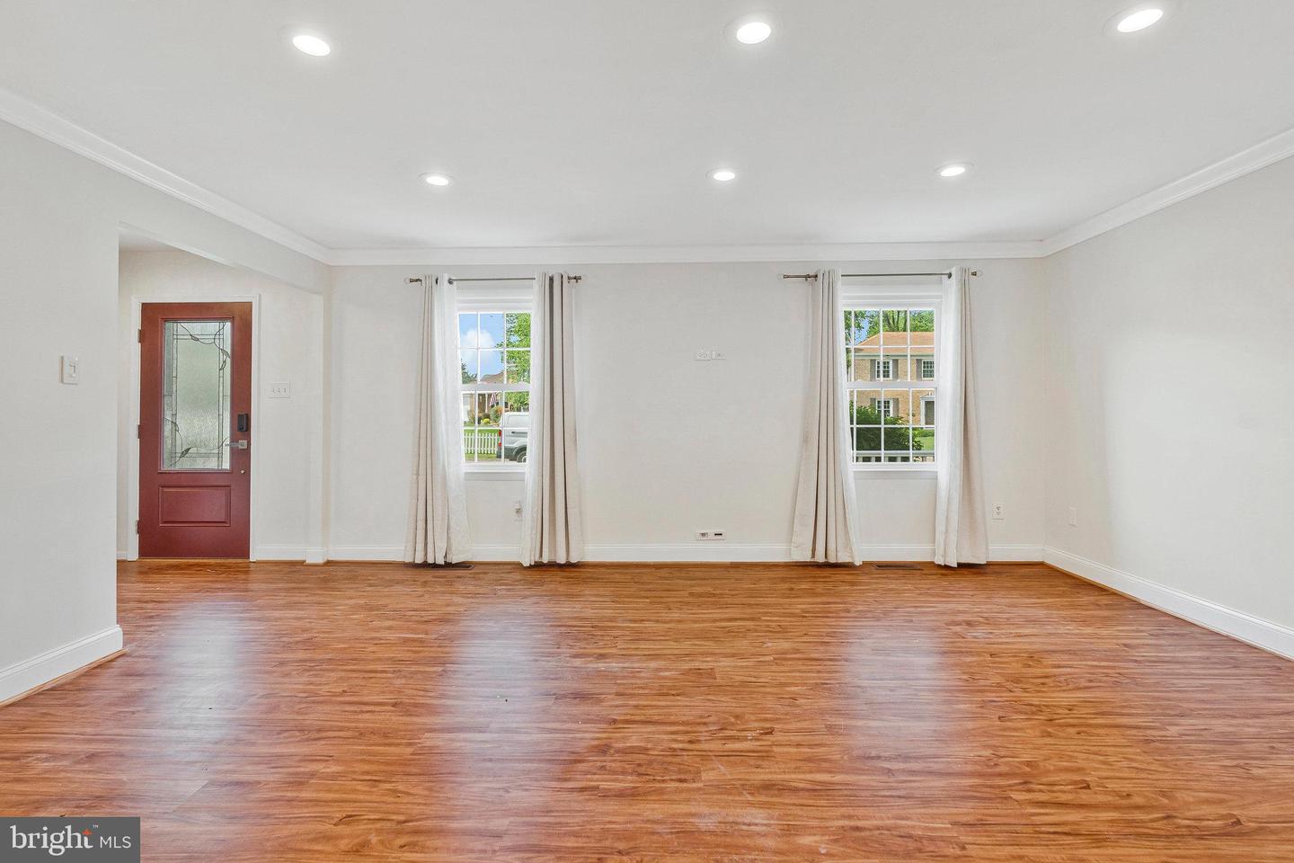 1107 TREESIDE LN, HERNDON, Virginia 20170, 5 Bedrooms Bedrooms, ,2 BathroomsBathrooms,Residential,For sale,1107 TREESIDE LN,VAFX2247662 MLS # VAFX2247662
