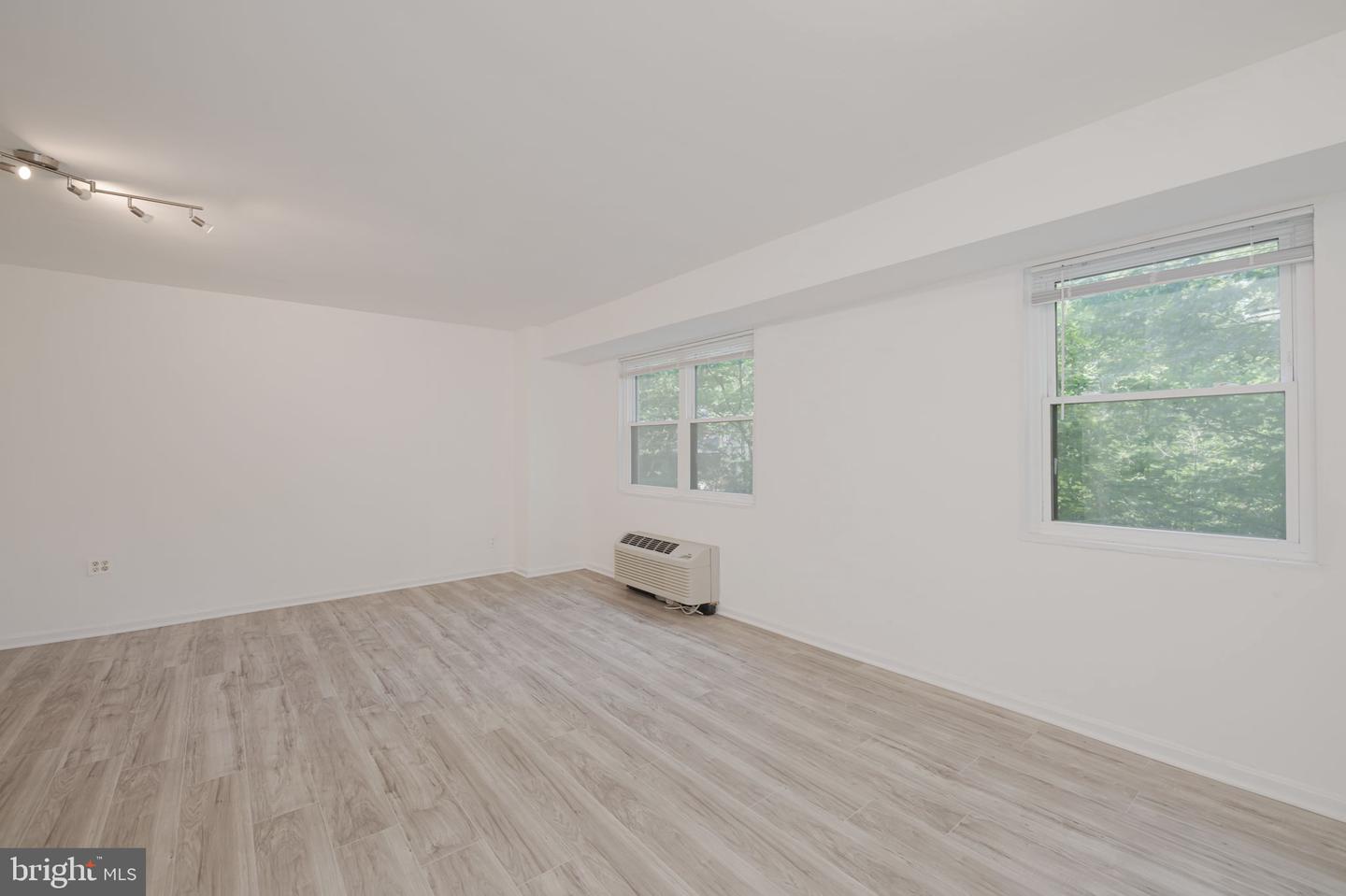 1801 CLYDESDALE PL NW #212, WASHINGTON, District Of Columbia 20009, ,1 BathroomBathrooms,Residential,For sale,1801 CLYDESDALE PL NW #212,DCDC2205906 MLS # DCDC2205906