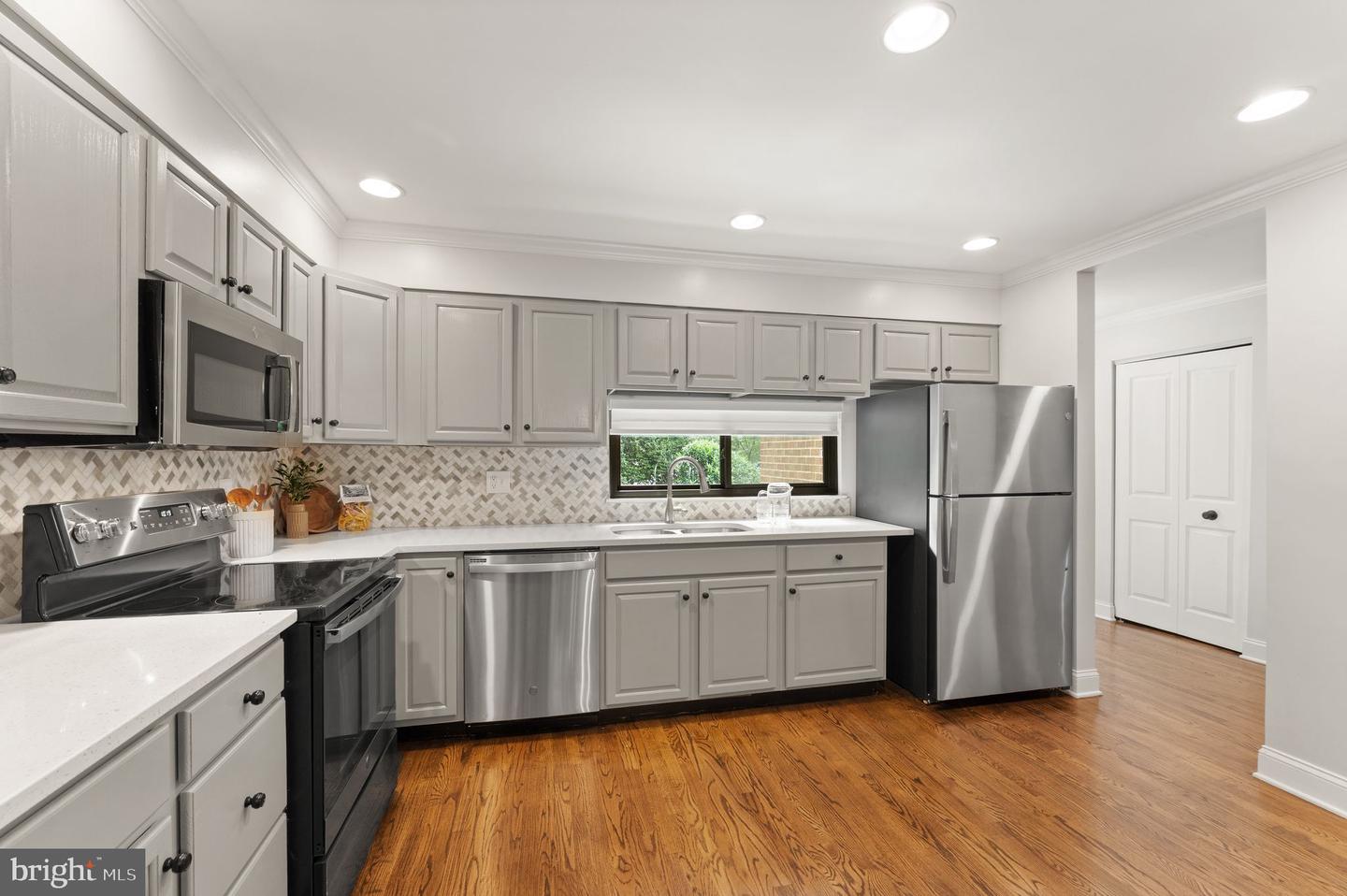 11639 HUNTERS GREEN CT, RESTON, Virginia 20191, 4 Bedrooms Bedrooms, ,3 BathroomsBathrooms,Residential,For sale,11639 HUNTERS GREEN CT,VAFX2247686 MLS # VAFX2247686