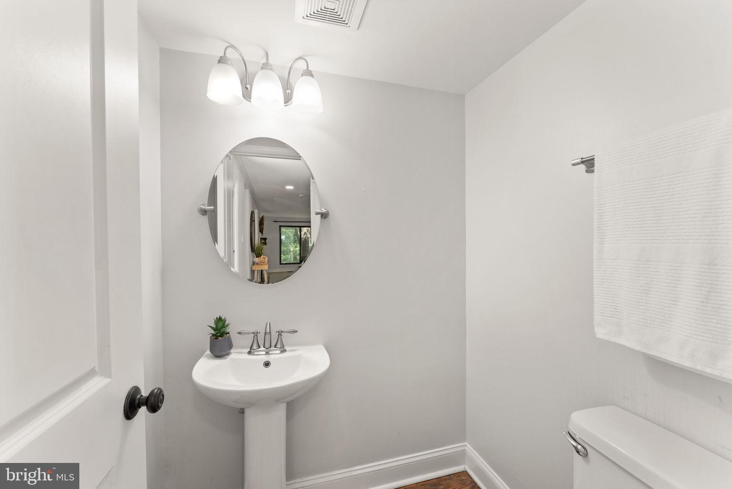 11639 HUNTERS GREEN CT, RESTON, Virginia 20191, 4 Bedrooms Bedrooms, ,3 BathroomsBathrooms,Residential,For sale,11639 HUNTERS GREEN CT,VAFX2247686 MLS # VAFX2247686