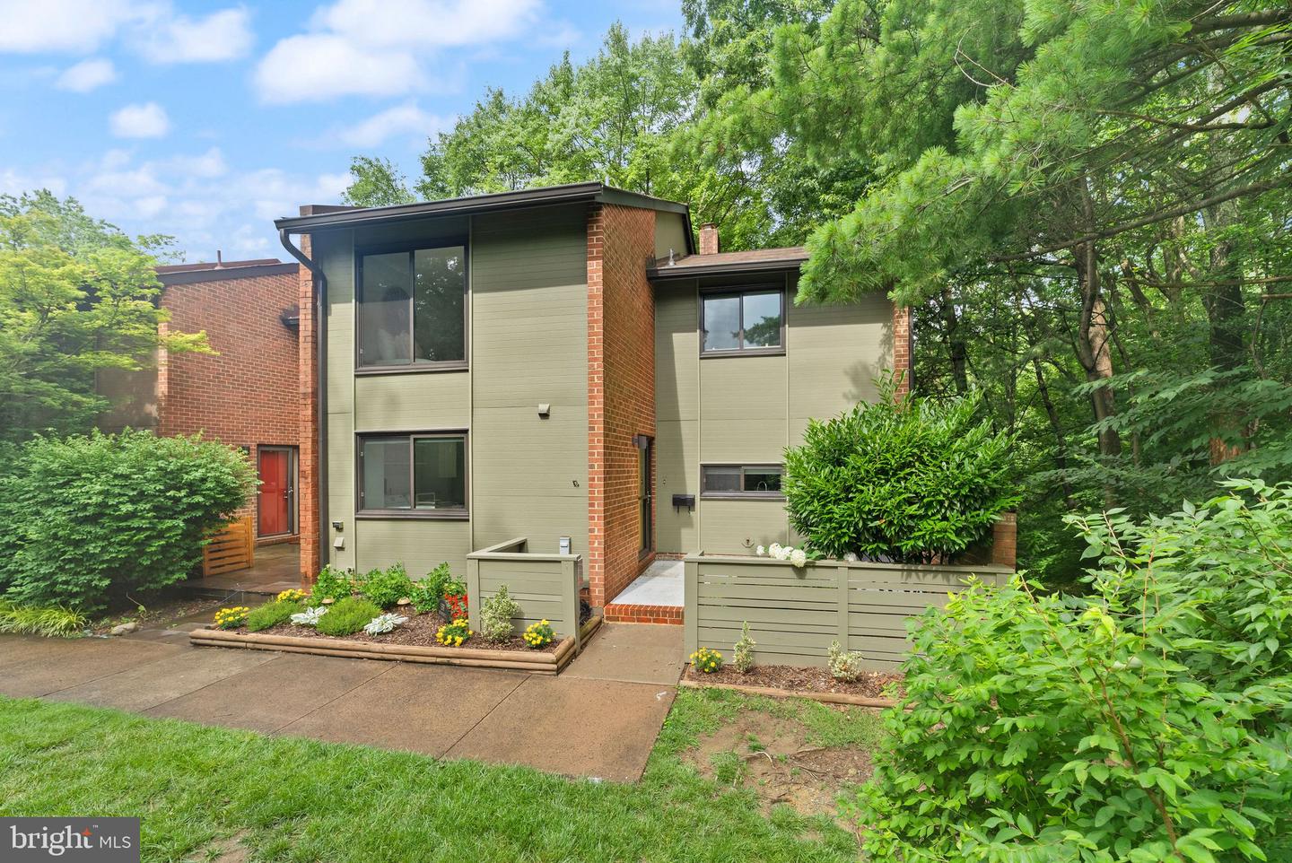 11639 HUNTERS GREEN CT, RESTON, Virginia 20191, 4 Bedrooms Bedrooms, ,3 BathroomsBathrooms,Residential,For sale,11639 HUNTERS GREEN CT,VAFX2247686 MLS # VAFX2247686