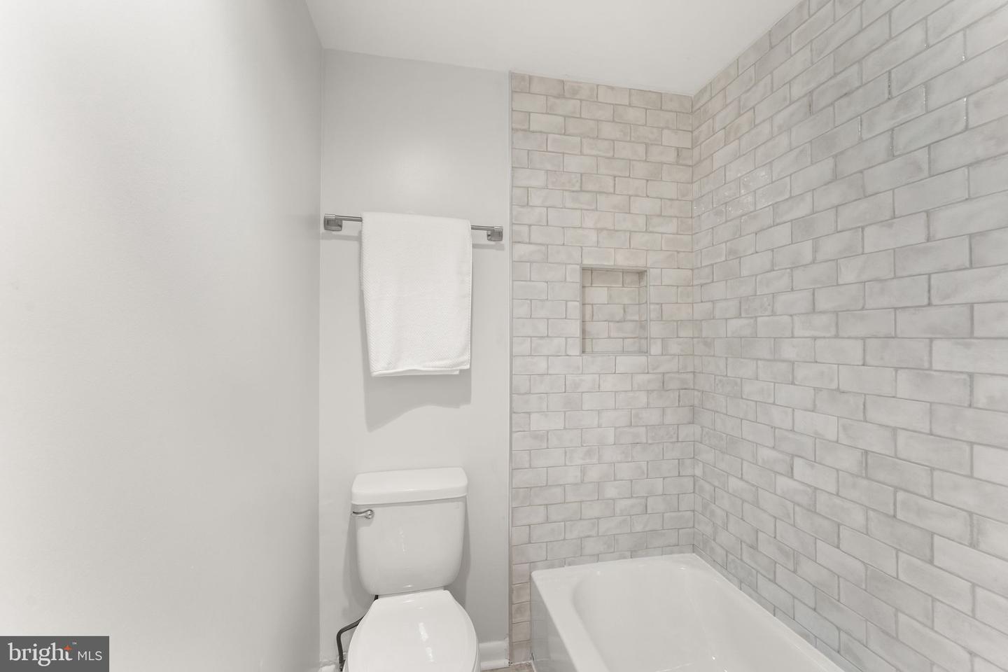 11639 HUNTERS GREEN CT, RESTON, Virginia 20191, 4 Bedrooms Bedrooms, ,3 BathroomsBathrooms,Residential,For sale,11639 HUNTERS GREEN CT,VAFX2247686 MLS # VAFX2247686