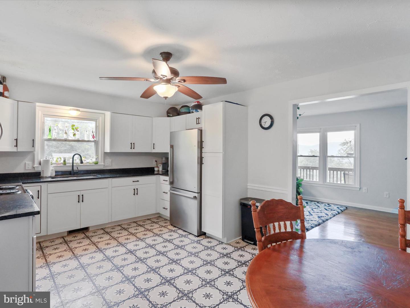 37 AND 41 HEADWATERS RD, CHESTER GAP, Virginia 22623, 5 Bedrooms Bedrooms, ,4 BathroomsBathrooms,Residential,For sale,37 AND 41 HEADWATERS RD,VARP2002142 MLS # VARP2002142