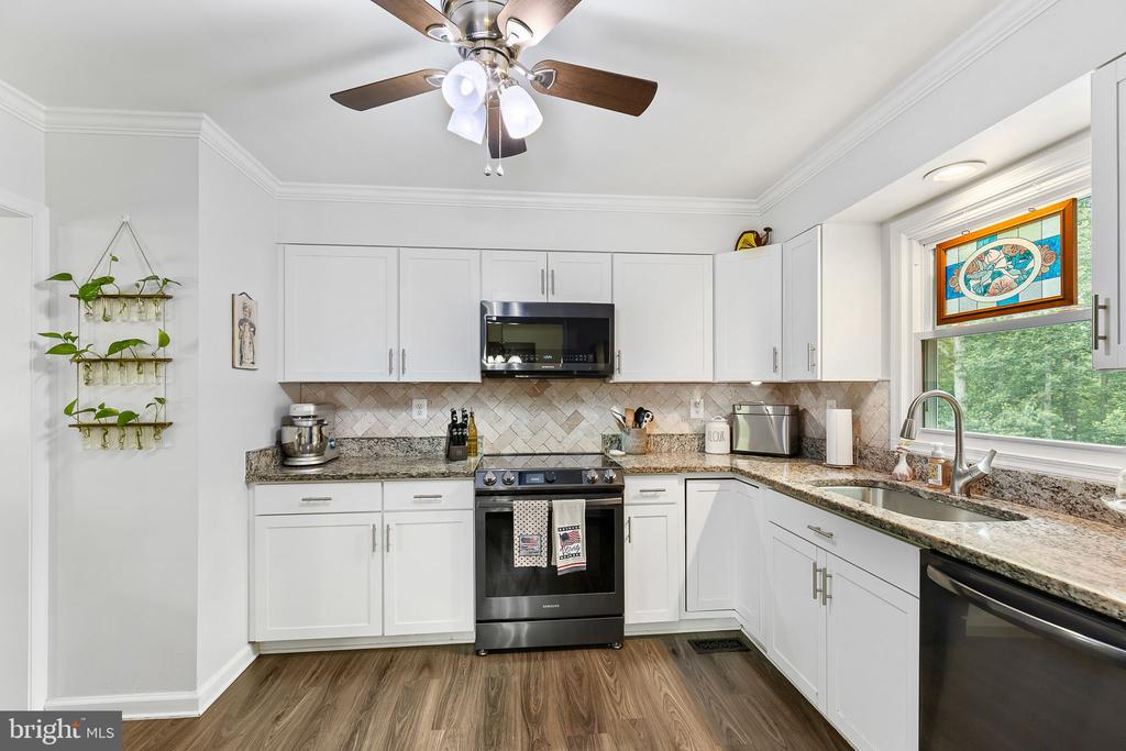 4 PALOMINO CT, SPOTSYLVANIA, Virginia 22551, 3 Bedrooms Bedrooms, ,3 BathroomsBathrooms,Residential,4 PALOMINO CT,VASP2034034 MLS # VASP2034034