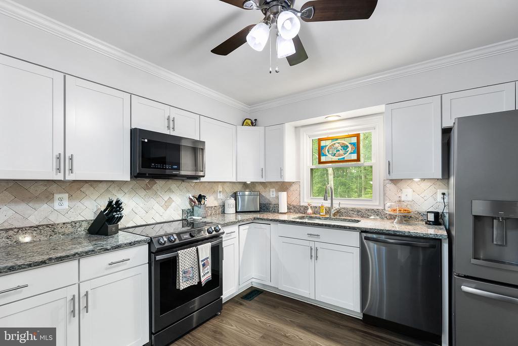 4 PALOMINO CT, SPOTSYLVANIA, Virginia 22551, 3 Bedrooms Bedrooms, ,3 BathroomsBathrooms,Residential,4 PALOMINO CT,VASP2034034 MLS # VASP2034034