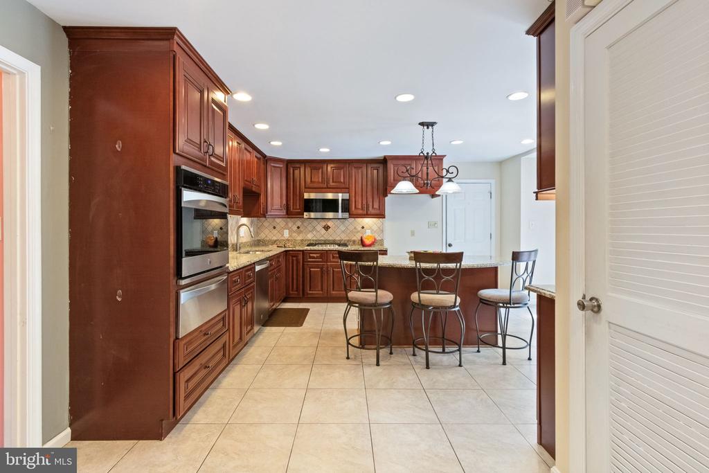8107 WATERFORD DR, SPOTSYLVANIA, Virginia 22551, 5 Bedrooms Bedrooms, ,4 BathroomsBathrooms,Residential,8107 WATERFORD DR,VASP2034038 MLS # VASP2034038