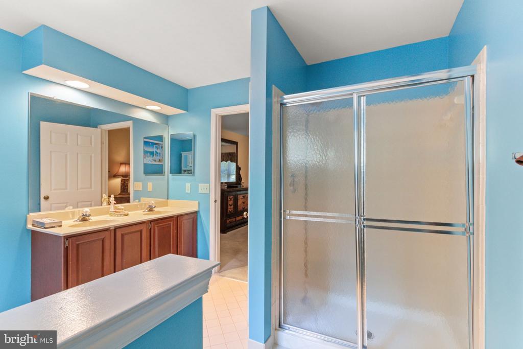8107 WATERFORD DR, SPOTSYLVANIA, Virginia 22551, 5 Bedrooms Bedrooms, ,4 BathroomsBathrooms,Residential,8107 WATERFORD DR,VASP2034038 MLS # VASP2034038