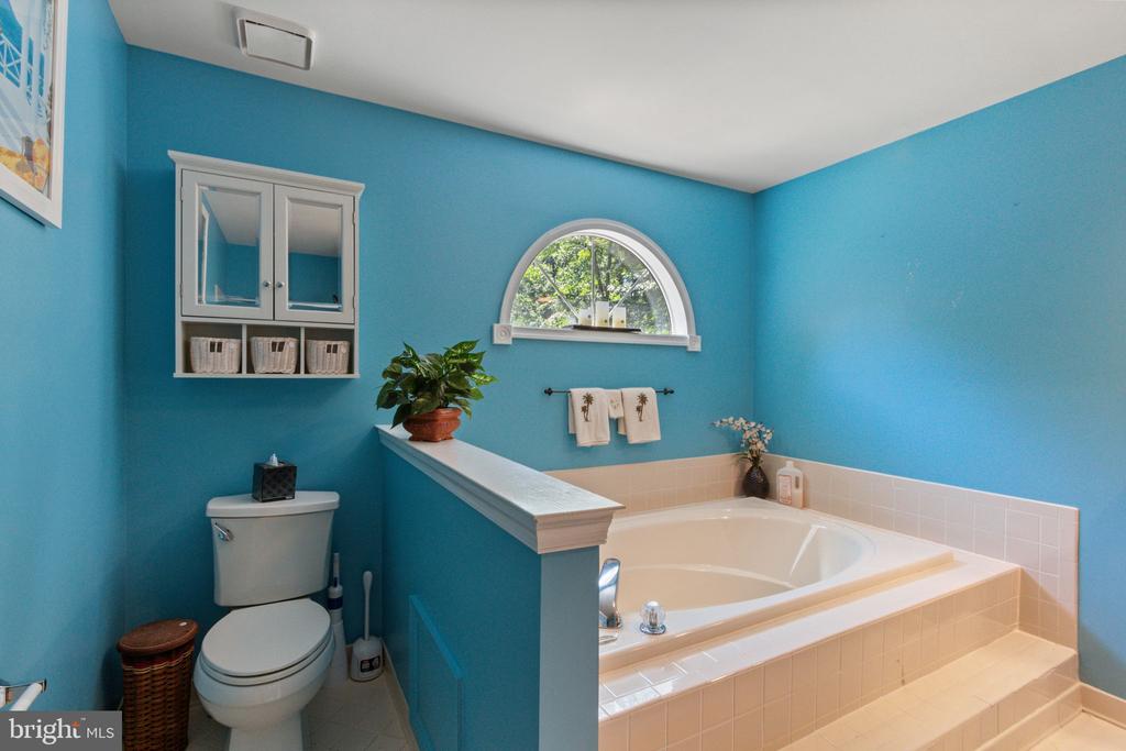 8107 WATERFORD DR, SPOTSYLVANIA, Virginia 22551, 5 Bedrooms Bedrooms, ,4 BathroomsBathrooms,Residential,8107 WATERFORD DR,VASP2034038 MLS # VASP2034038