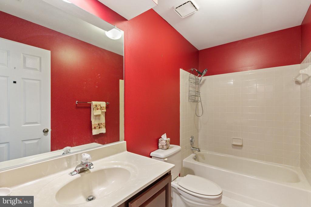 8107 WATERFORD DR, SPOTSYLVANIA, Virginia 22551, 5 Bedrooms Bedrooms, ,4 BathroomsBathrooms,Residential,8107 WATERFORD DR,VASP2034038 MLS # VASP2034038