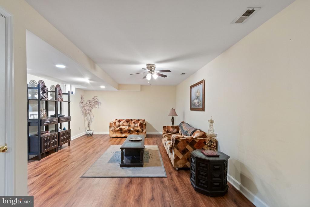 8107 WATERFORD DR, SPOTSYLVANIA, Virginia 22551, 5 Bedrooms Bedrooms, ,4 BathroomsBathrooms,Residential,8107 WATERFORD DR,VASP2034038 MLS # VASP2034038