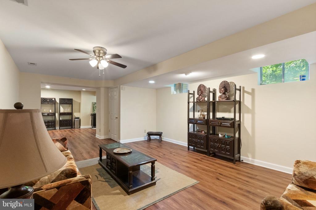 8107 WATERFORD DR, SPOTSYLVANIA, Virginia 22551, 5 Bedrooms Bedrooms, ,4 BathroomsBathrooms,Residential,8107 WATERFORD DR,VASP2034038 MLS # VASP2034038