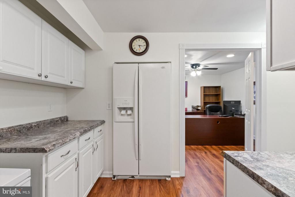 8107 WATERFORD DR, SPOTSYLVANIA, Virginia 22551, 5 Bedrooms Bedrooms, ,4 BathroomsBathrooms,Residential,8107 WATERFORD DR,VASP2034038 MLS # VASP2034038