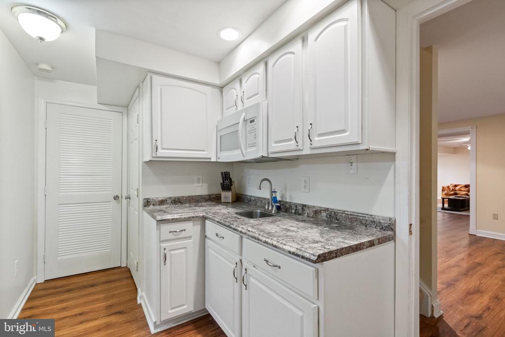 8107 WATERFORD DR, SPOTSYLVANIA, Virginia 22551, 5 Bedrooms Bedrooms, ,4 BathroomsBathrooms,Residential,8107 WATERFORD DR,VASP2034038 MLS # VASP2034038