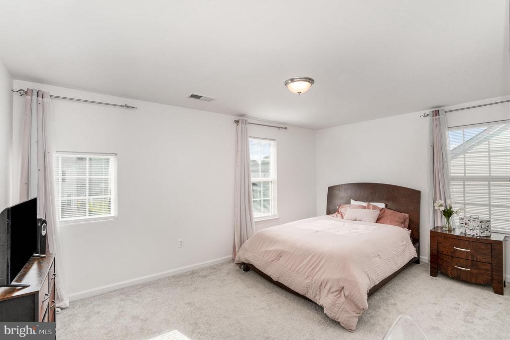 9523 FALL HAVEN RD, FREDERICKSBURG, Virginia 22407, 4 Bedrooms Bedrooms, ,2 BathroomsBathrooms,Residential,9523 FALL HAVEN RD,VASP2034086 MLS # VASP2034086