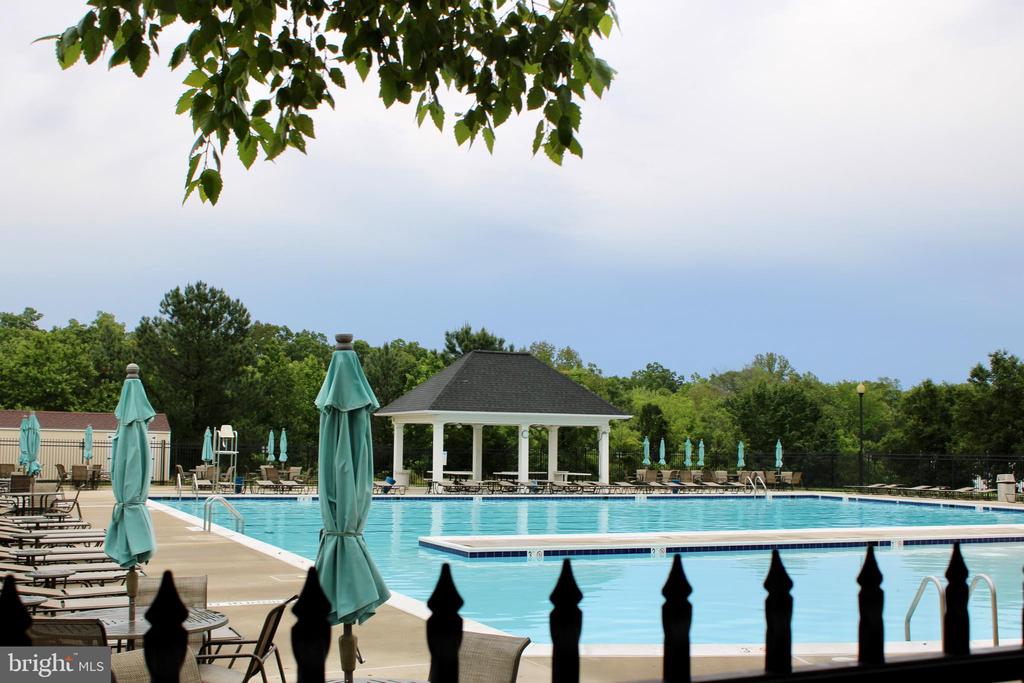 9523 FALL HAVEN RD, FREDERICKSBURG, Virginia 22407, 4 Bedrooms Bedrooms, ,2 BathroomsBathrooms,Residential,9523 FALL HAVEN RD,VASP2034086 MLS # VASP2034086
