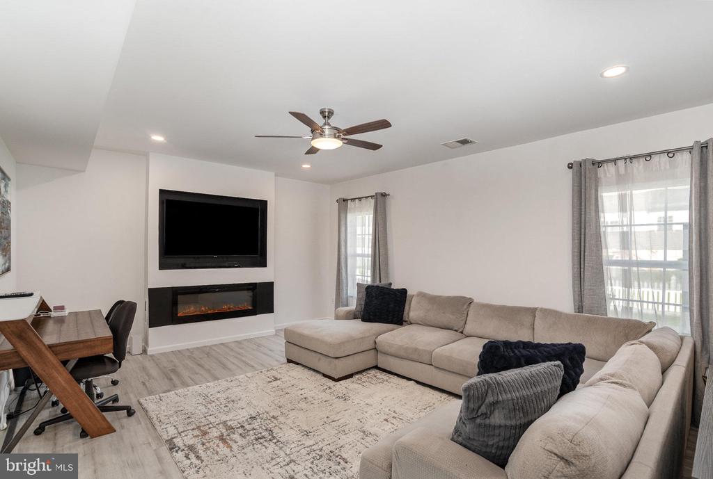 9523 FALL HAVEN RD, FREDERICKSBURG, Virginia 22407, 4 Bedrooms Bedrooms, ,2 BathroomsBathrooms,Residential,9523 FALL HAVEN RD,VASP2034086 MLS # VASP2034086