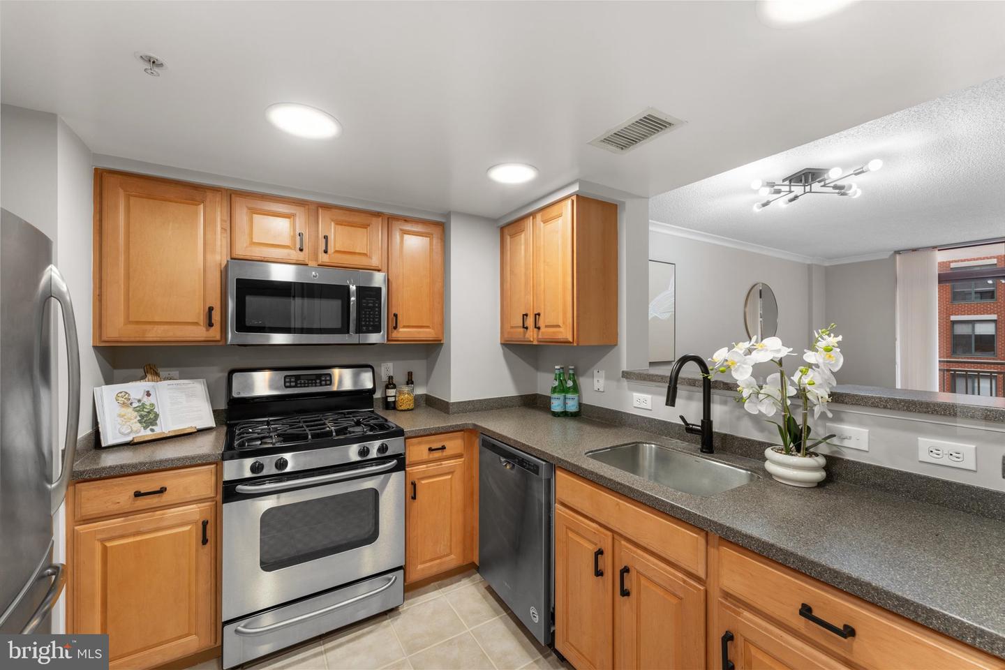 1205 N GARFIELD ST #711, ARLINGTON, Virginia 22201, 1 Bedroom Bedrooms, ,1 BathroomBathrooms,Residential,For sale,1205 N GARFIELD ST #711,VAAR2059330 MLS # VAAR2059330