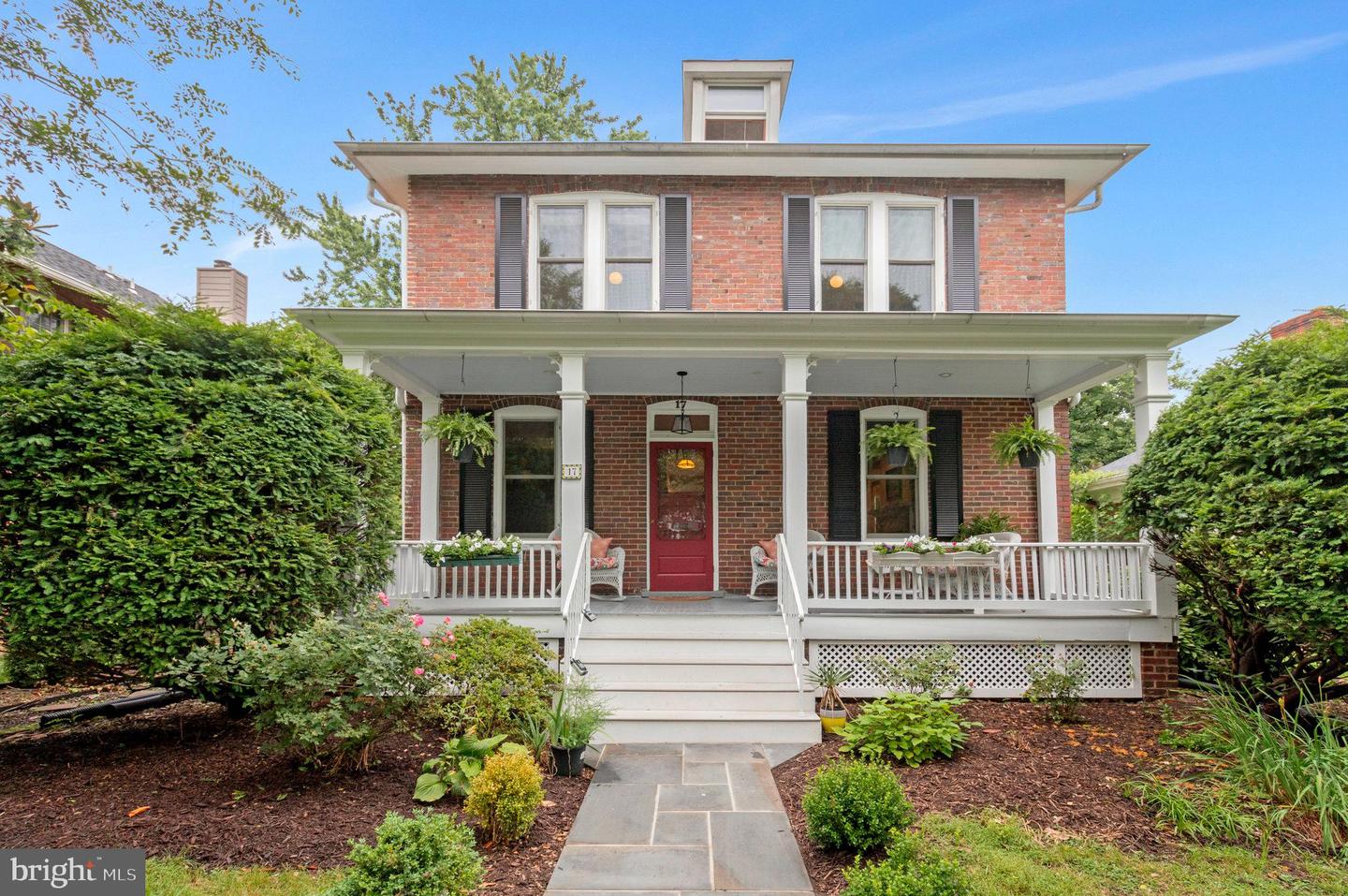 17 CEDAR ST, ALEXANDRIA, Virginia 22301, 4 Bedrooms Bedrooms, ,2 BathroomsBathrooms,Residential,For sale,17 CEDAR ST,VAAX2046628 MLS # VAAX2046628