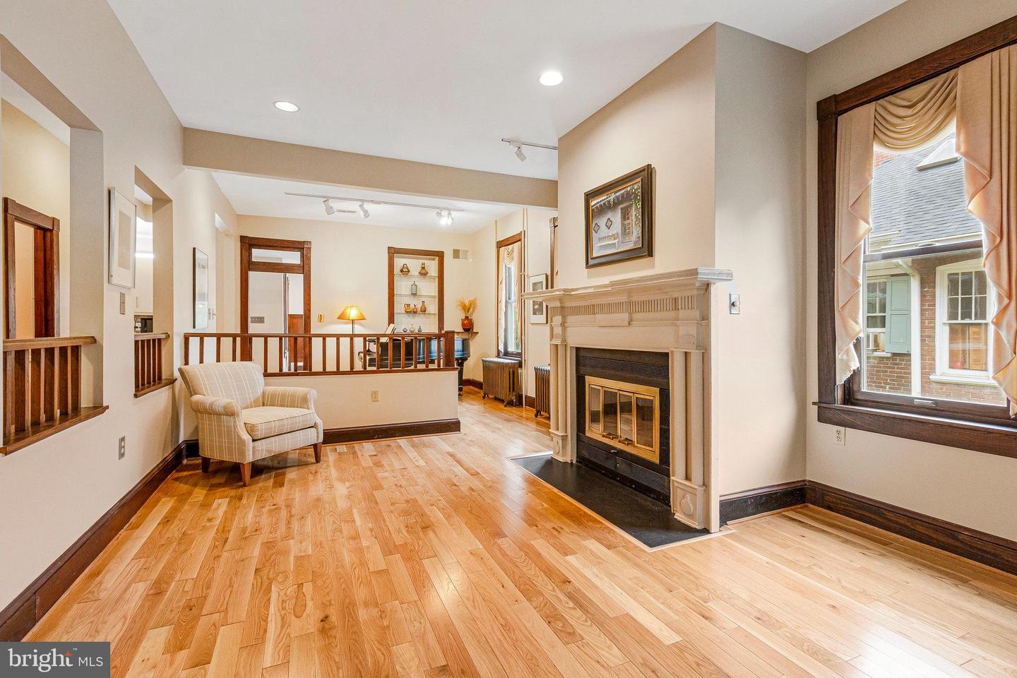 17 CEDAR ST, ALEXANDRIA, Virginia 22301, 4 Bedrooms Bedrooms, ,2 BathroomsBathrooms,Residential,For sale,17 CEDAR ST,VAAX2046628 MLS # VAAX2046628