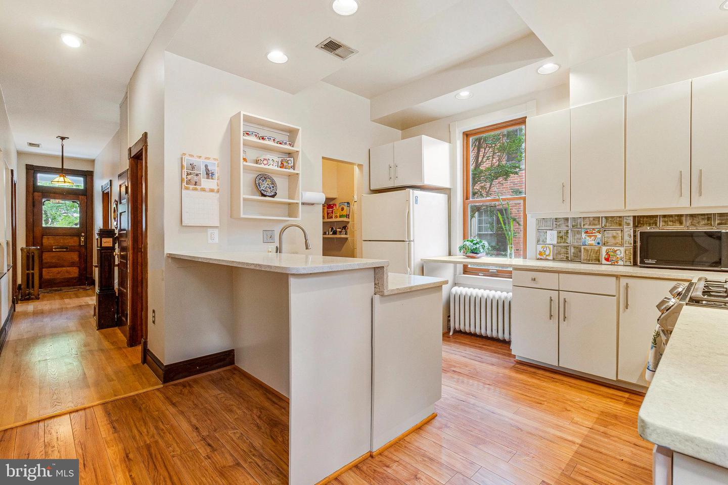 17 CEDAR ST, ALEXANDRIA, Virginia 22301, 4 Bedrooms Bedrooms, ,2 BathroomsBathrooms,Residential,For sale,17 CEDAR ST,VAAX2046628 MLS # VAAX2046628