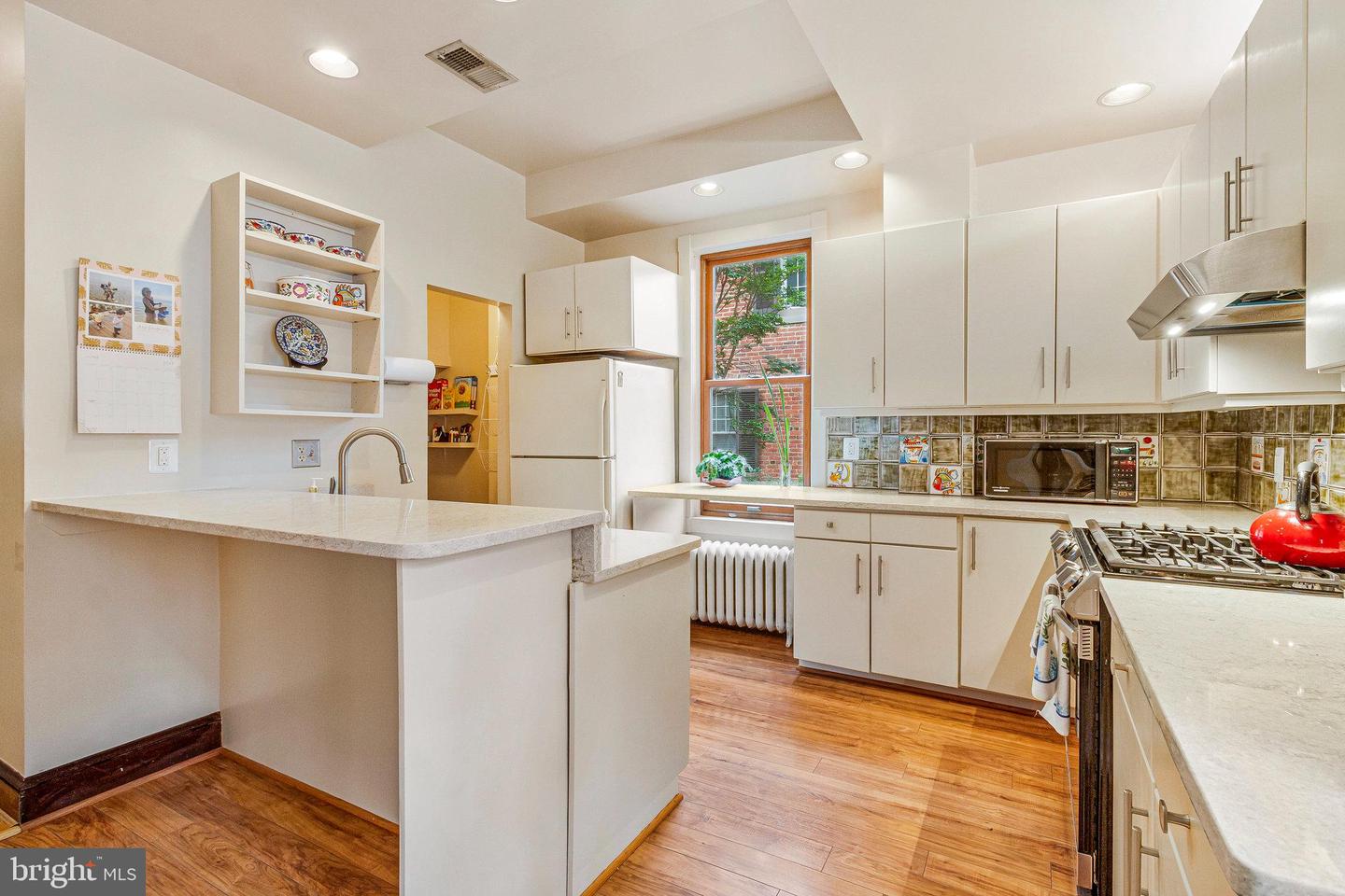 17 CEDAR ST, ALEXANDRIA, Virginia 22301, 4 Bedrooms Bedrooms, ,2 BathroomsBathrooms,Residential,For sale,17 CEDAR ST,VAAX2046628 MLS # VAAX2046628