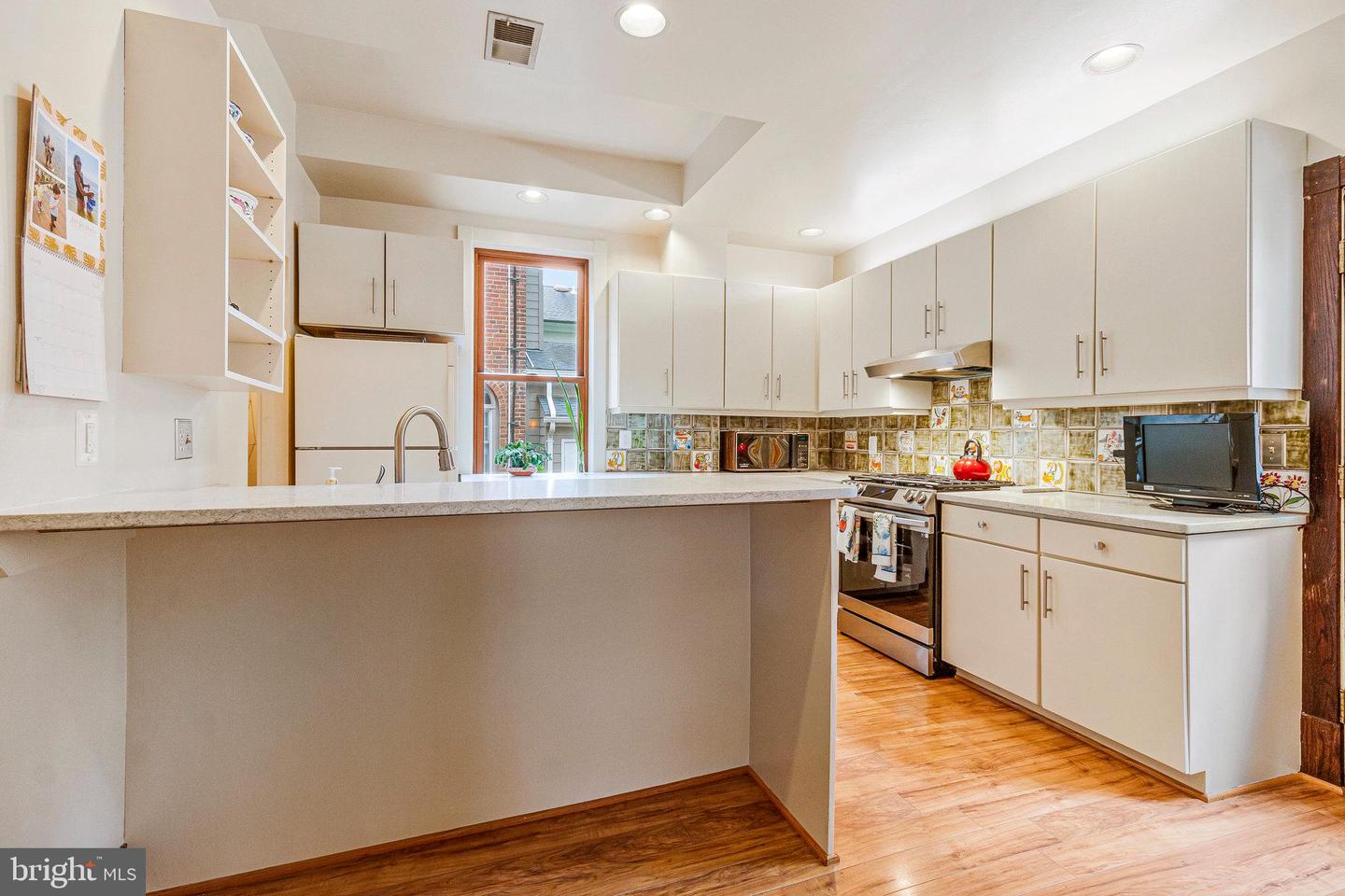17 CEDAR ST, ALEXANDRIA, Virginia 22301, 4 Bedrooms Bedrooms, ,2 BathroomsBathrooms,Residential,For sale,17 CEDAR ST,VAAX2046628 MLS # VAAX2046628