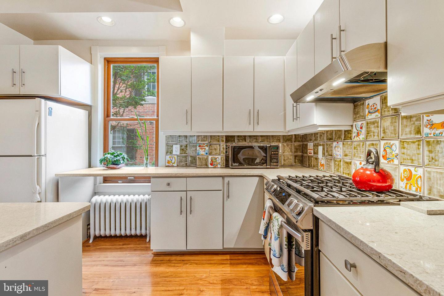 17 CEDAR ST, ALEXANDRIA, Virginia 22301, 4 Bedrooms Bedrooms, ,2 BathroomsBathrooms,Residential,For sale,17 CEDAR ST,VAAX2046628 MLS # VAAX2046628