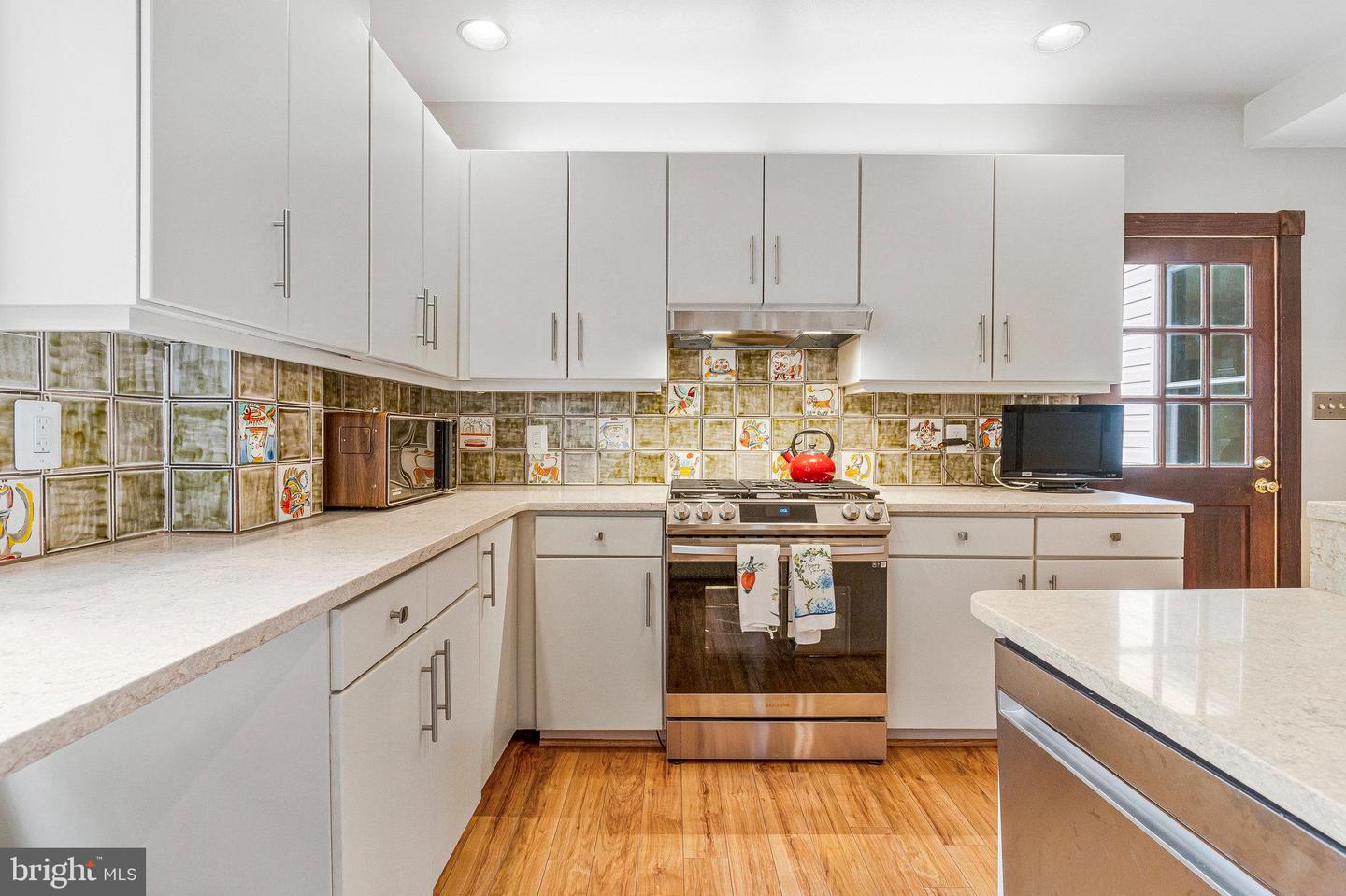 17 CEDAR ST, ALEXANDRIA, Virginia 22301, 4 Bedrooms Bedrooms, ,2 BathroomsBathrooms,Residential,For sale,17 CEDAR ST,VAAX2046628 MLS # VAAX2046628