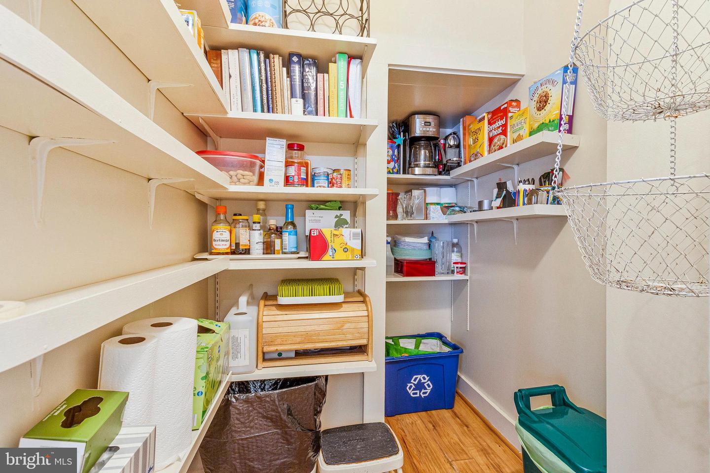 17 CEDAR ST, ALEXANDRIA, Virginia 22301, 4 Bedrooms Bedrooms, ,2 BathroomsBathrooms,Residential,For sale,17 CEDAR ST,VAAX2046628 MLS # VAAX2046628
