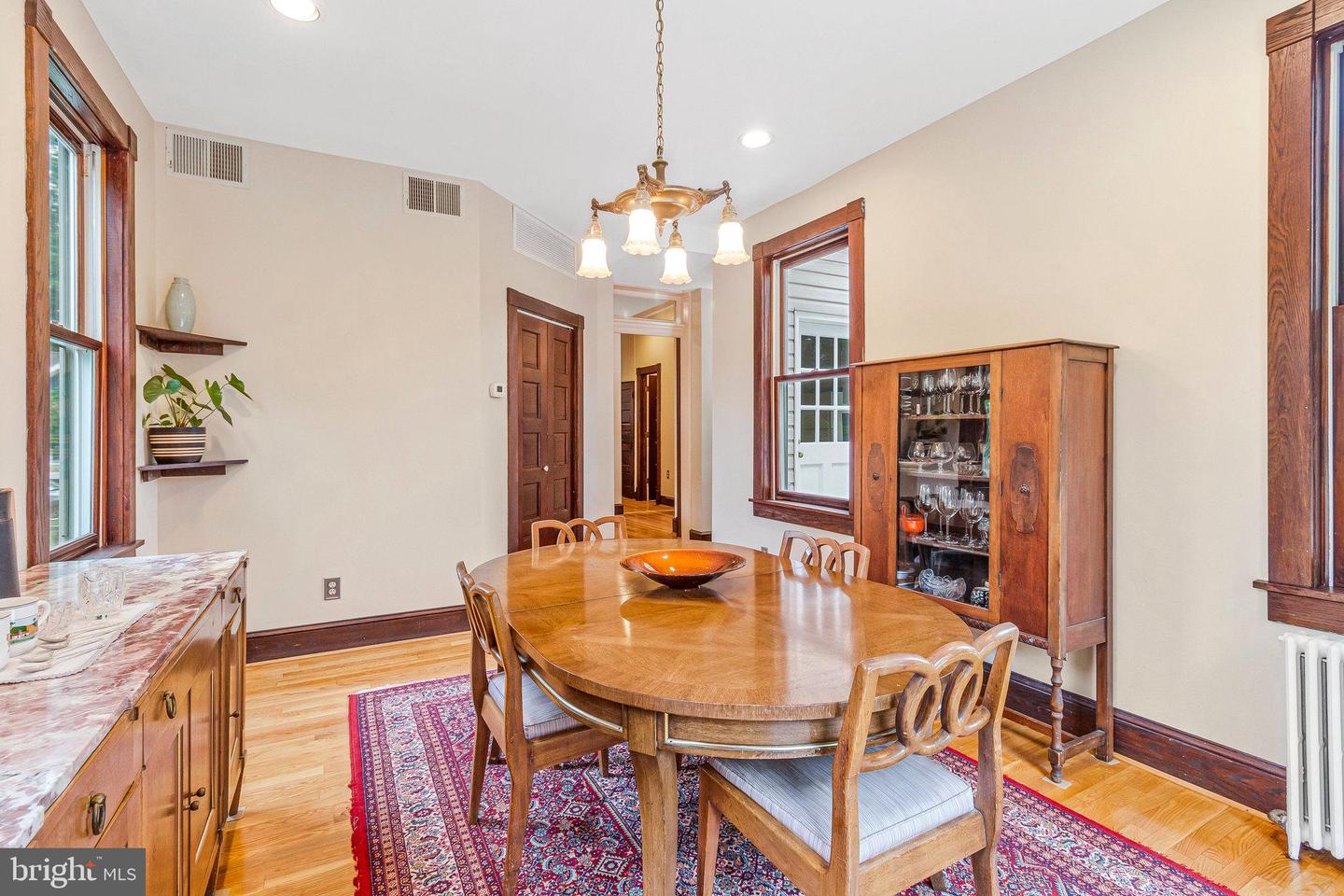 17 CEDAR ST, ALEXANDRIA, Virginia 22301, 4 Bedrooms Bedrooms, ,2 BathroomsBathrooms,Residential,For sale,17 CEDAR ST,VAAX2046628 MLS # VAAX2046628