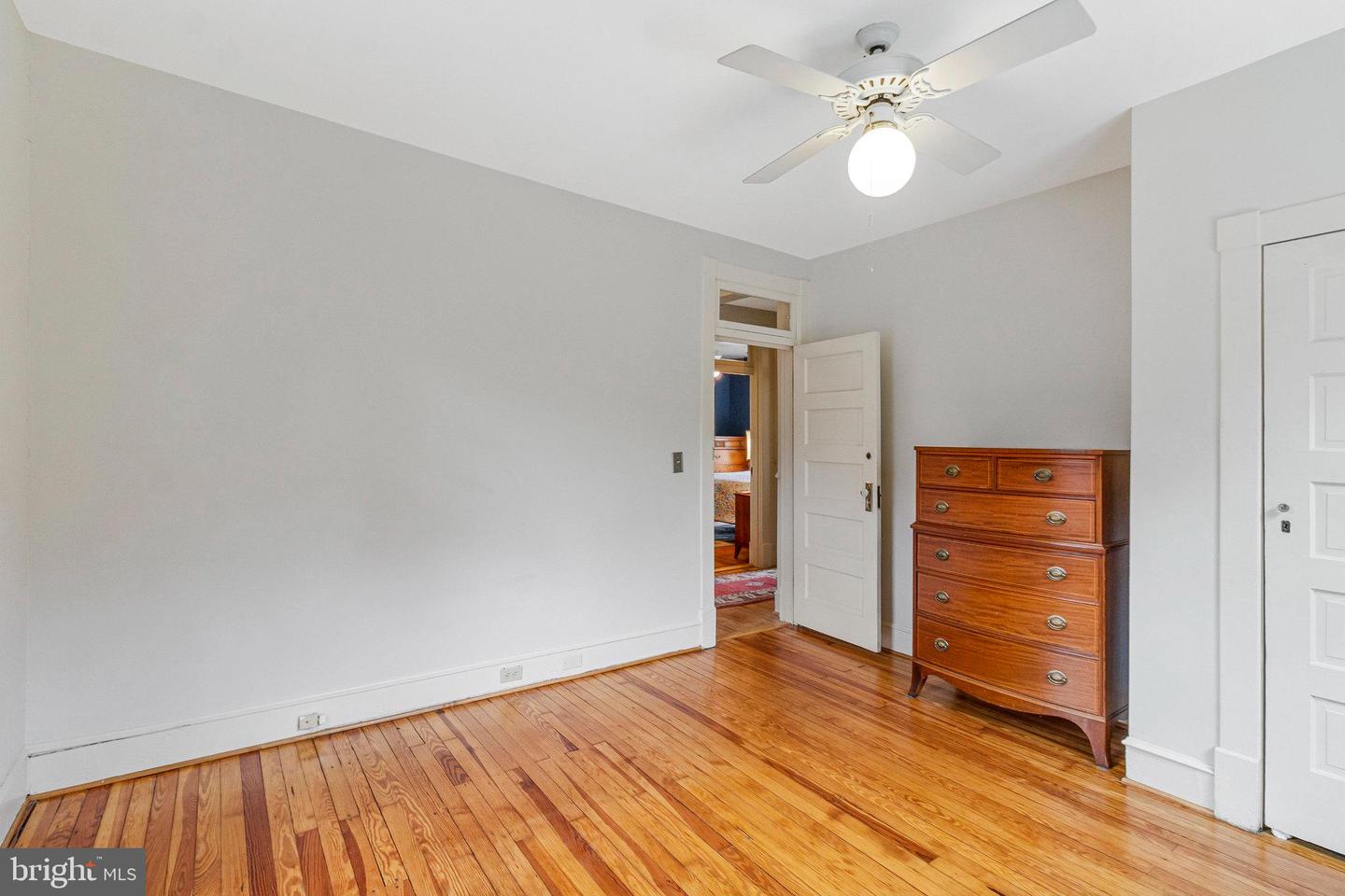 17 CEDAR ST, ALEXANDRIA, Virginia 22301, 4 Bedrooms Bedrooms, ,2 BathroomsBathrooms,Residential,For sale,17 CEDAR ST,VAAX2046628 MLS # VAAX2046628
