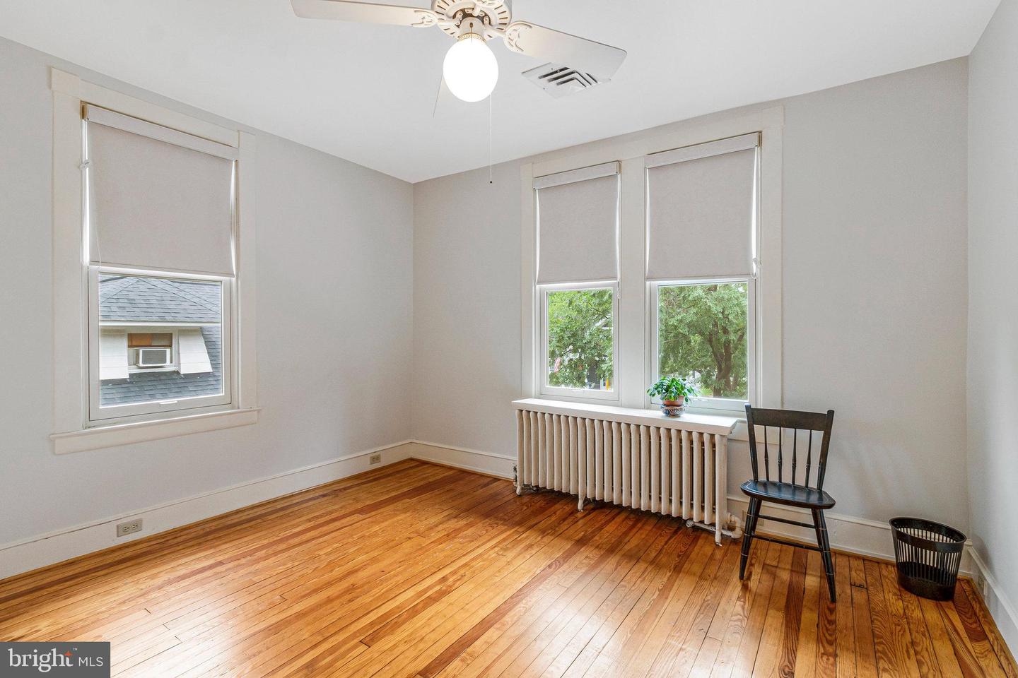 17 CEDAR ST, ALEXANDRIA, Virginia 22301, 4 Bedrooms Bedrooms, ,2 BathroomsBathrooms,Residential,For sale,17 CEDAR ST,VAAX2046628 MLS # VAAX2046628