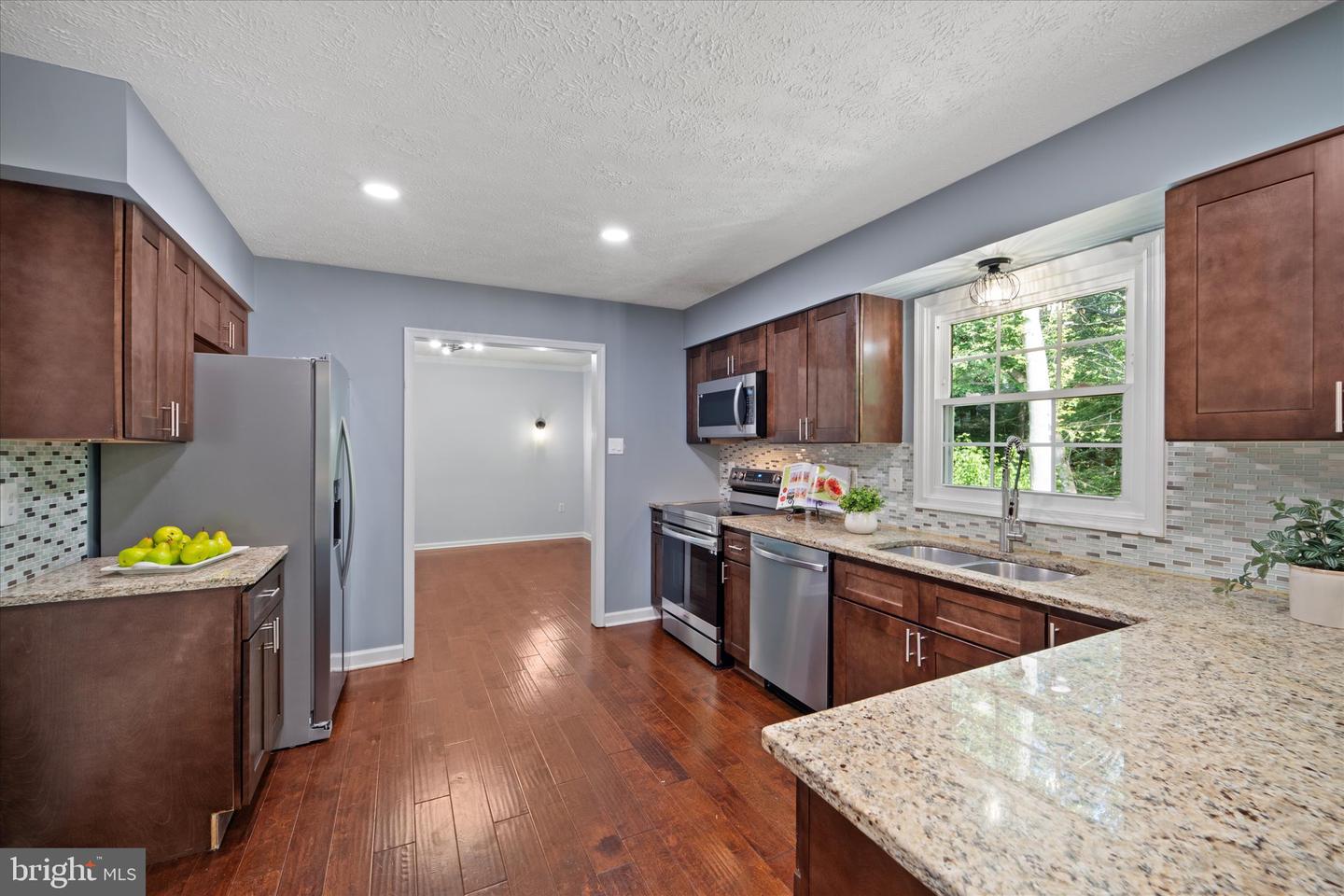 6112 HILLVIEW CT, MANASSAS, Virginia 20112, 5 Bedrooms Bedrooms, ,3 BathroomsBathrooms,Residential,For sale,6112 HILLVIEW CT,VAPW2097332 MLS # VAPW2097332