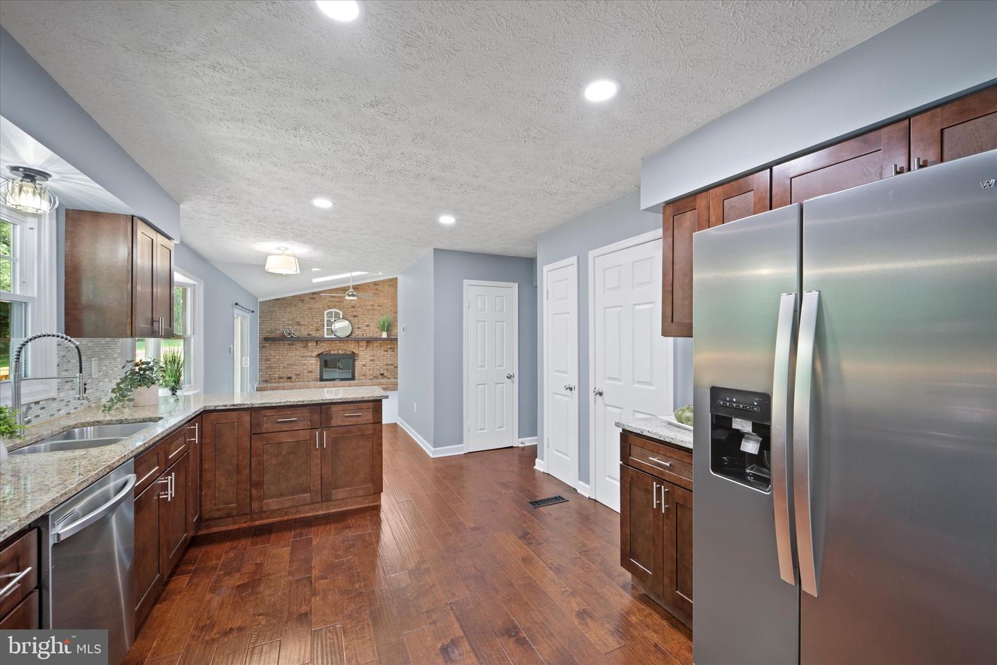 6112 HILLVIEW CT, MANASSAS, Virginia 20112, 5 Bedrooms Bedrooms, ,3 BathroomsBathrooms,Residential,For sale,6112 HILLVIEW CT,VAPW2097332 MLS # VAPW2097332